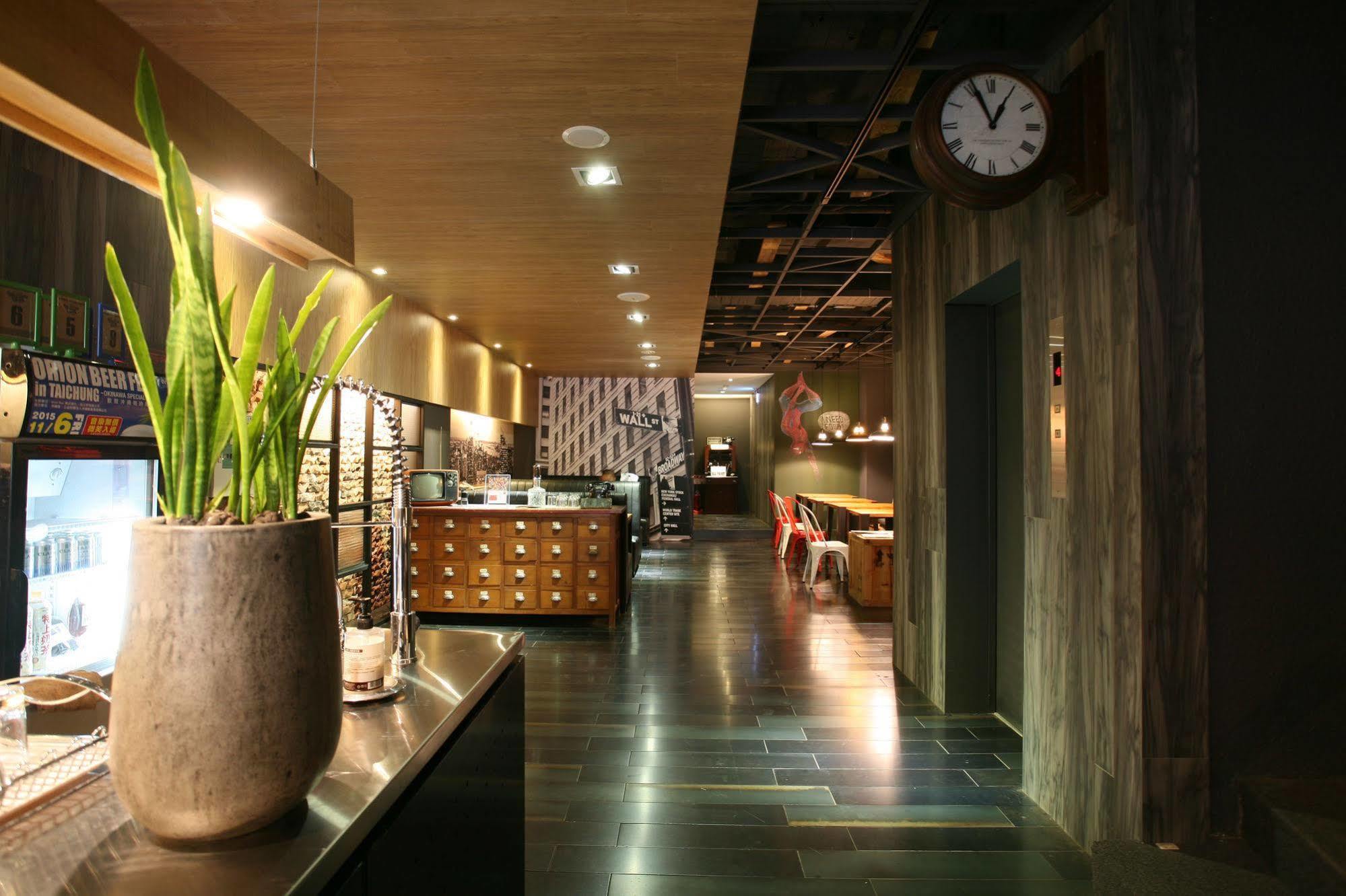 P&F Hotel Tajcshung Kültér fotó