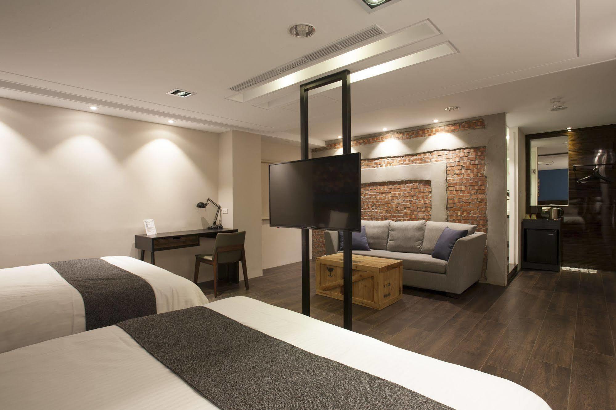 P&F Hotel Tajcshung Kültér fotó