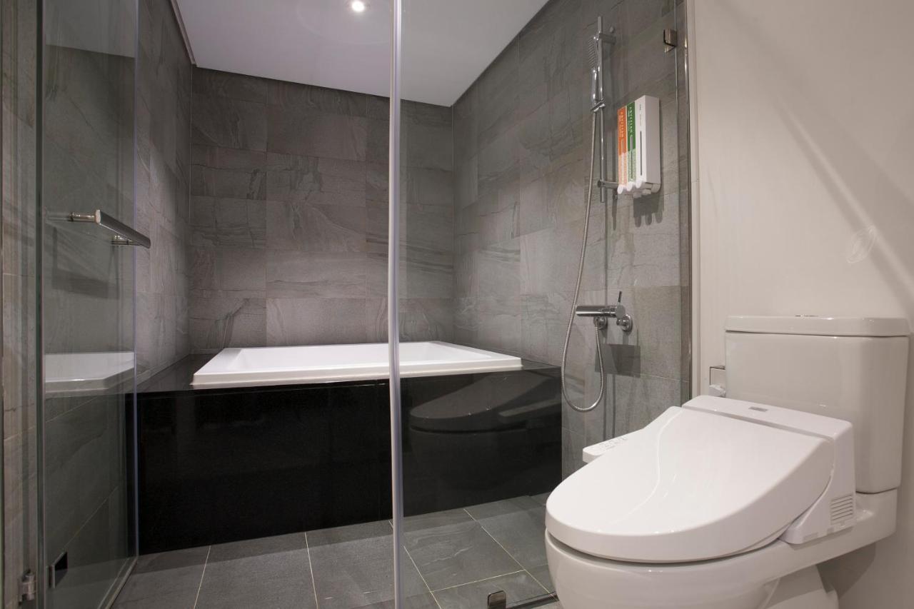 P&F Hotel Tajcshung Kültér fotó