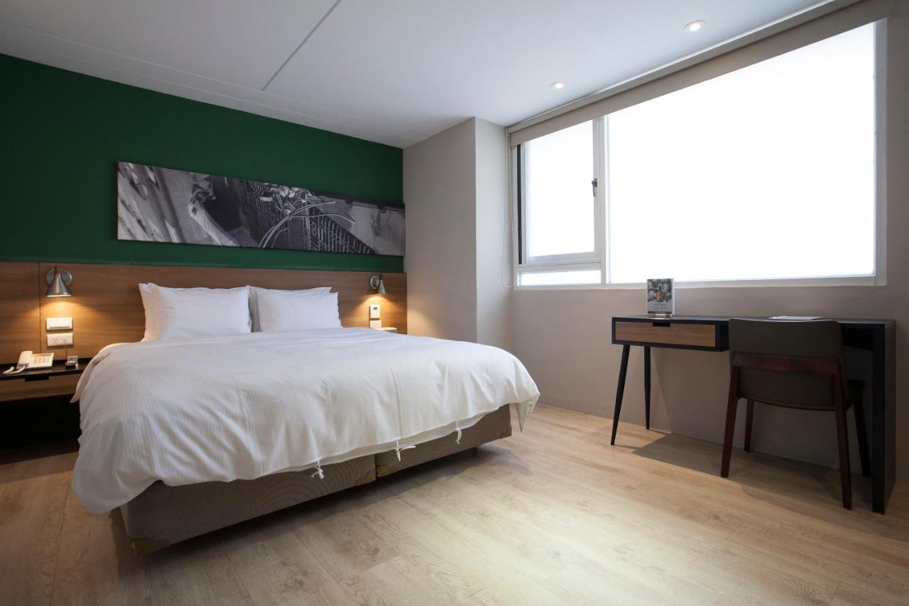 P&F Hotel Tajcshung Kültér fotó